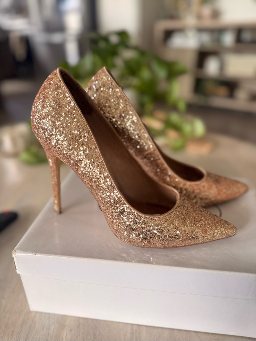Gold Glitter Pointed-Toe Stiletto Pumps